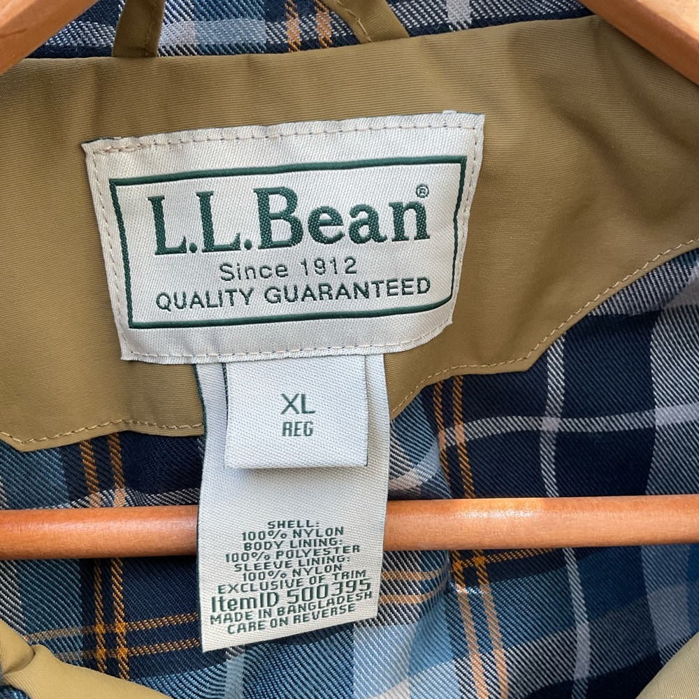 L L Bean Jacket Like New - image 3